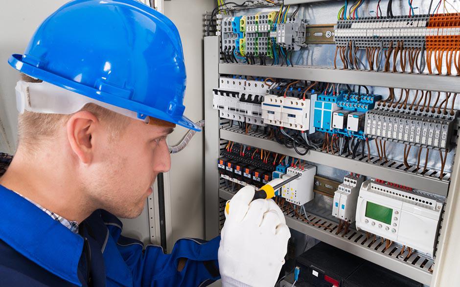 électricien de maintenance Saint-Ange-le-Viel