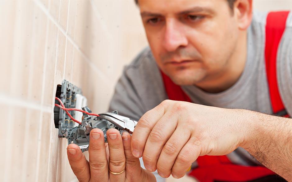 électricien de maintenance Saint-Ange-le-Viel