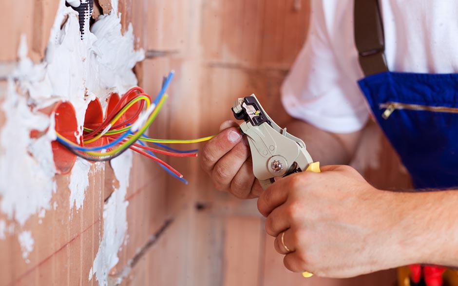 électricien de maintenance Saint-Ange-le-Viel